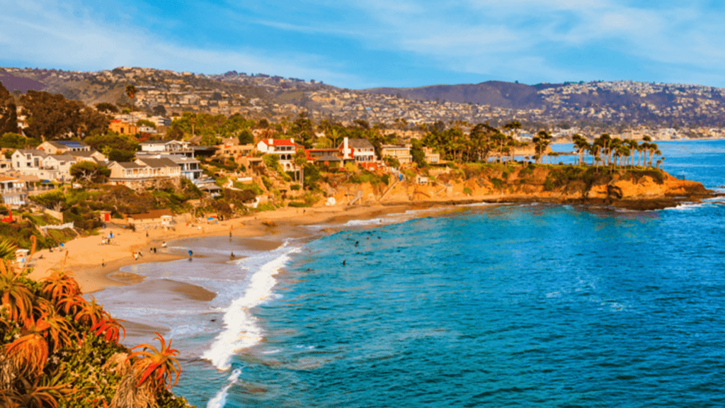 A scenic coastal view of Orange County, California, representing the peaceful environment surrounding Pride Detox, a detox center near Orange County.